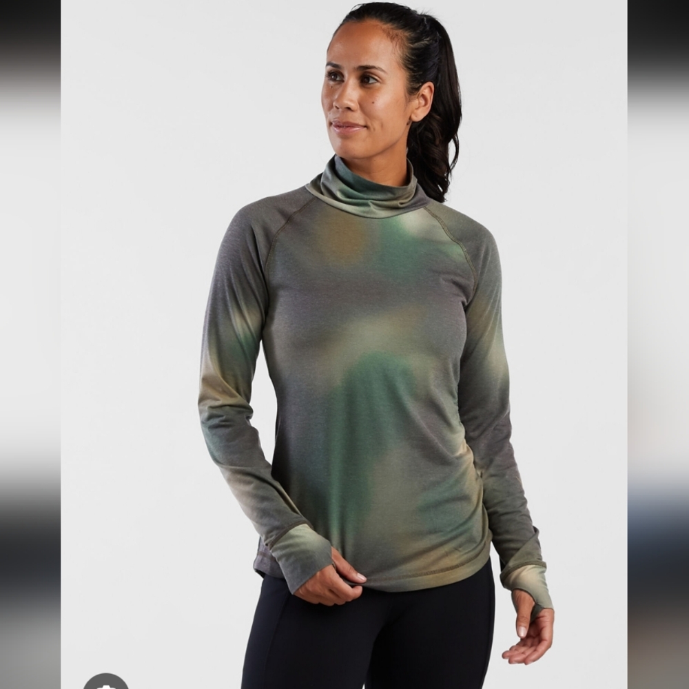 Indyeva Women's Long Sleeve Turtleneck Shirt Size Medium